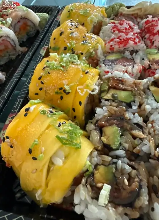 Mango Mango Special Roll