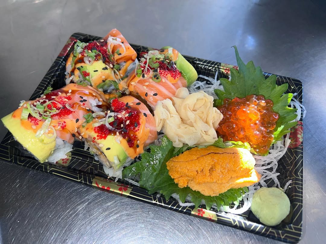 Salmon Roll with Uni